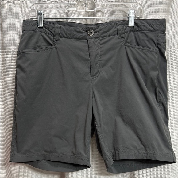 Eddie Bauer Grey hiking Short Women’s SZ 12 Nylon 8” inseam GUC outdoor camp - Picture 1 of 5